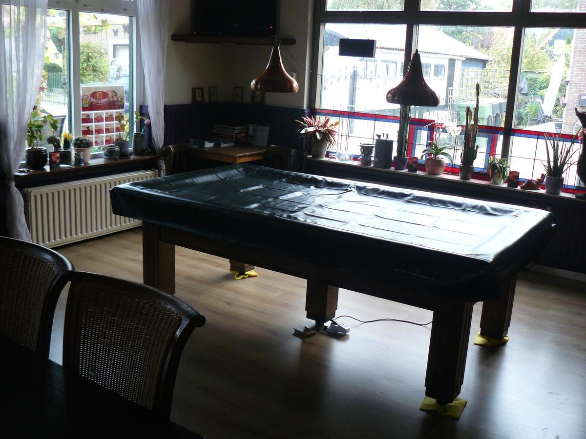 Eetcafe/Pension Nooitgedacht Strijen Luaran gambar
